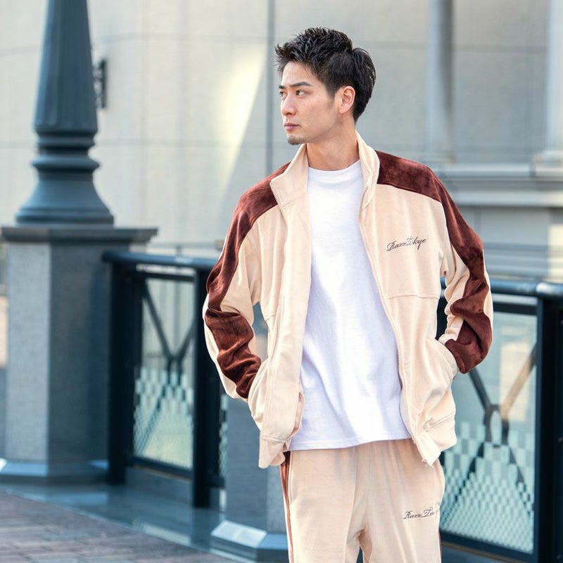 RAZZIS(ラズ)ロゴ刺繍ベロアハイネックジャージ