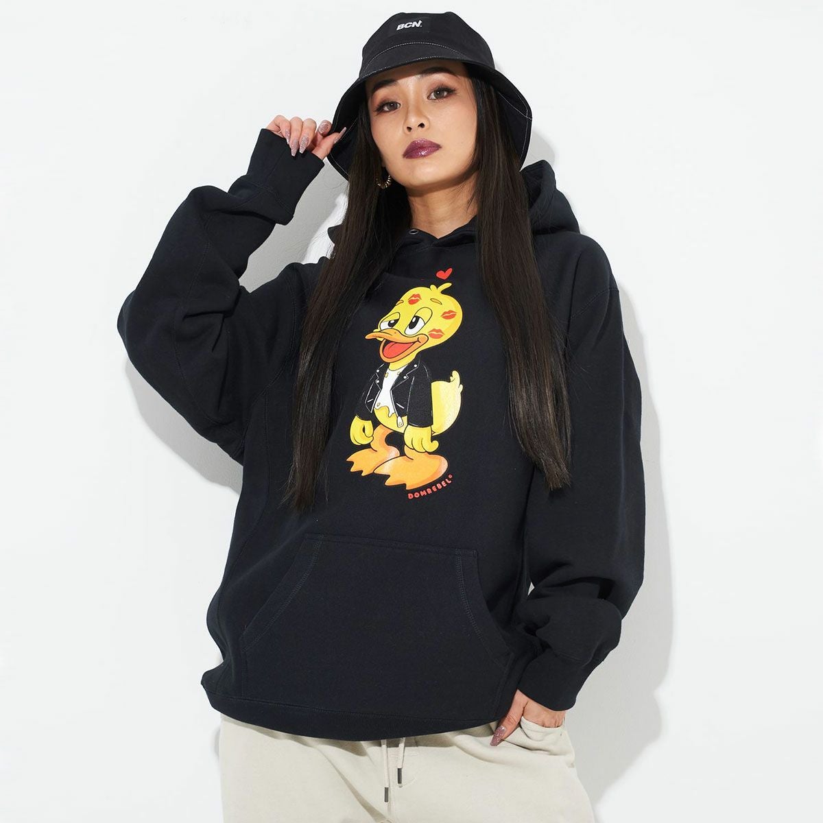 DOM REBEL(ドムレーベル)KISSES PULLOVER HOODY/全1色