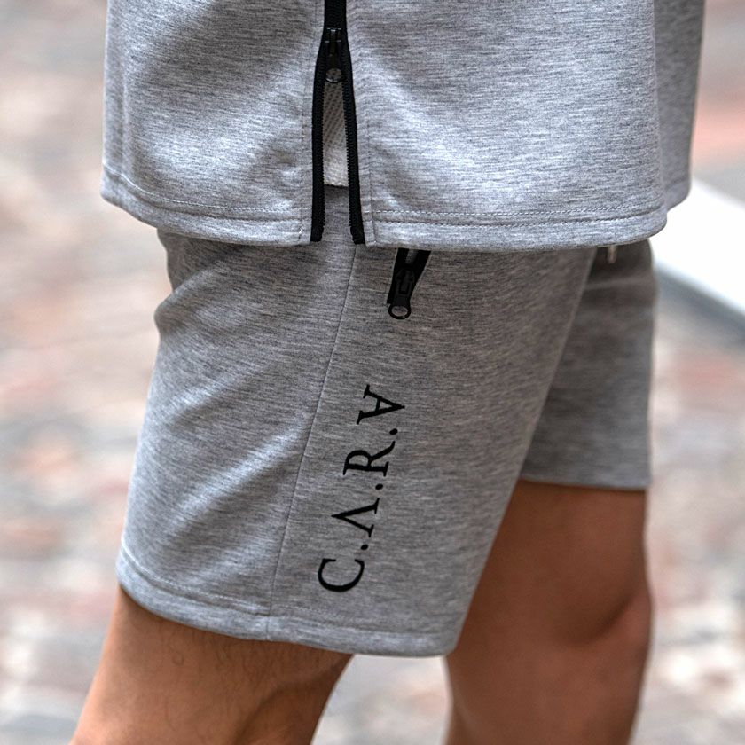 C.V.R.A(シーブイアールエー)別注ロゴ刺繍入り半袖Tシャツ×止水ジップ
