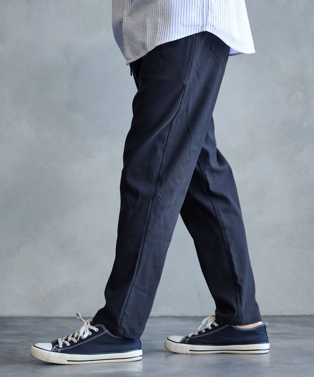 CavariA(キャバリア)接触冷感ストレッチテーパードパンツ/全2色