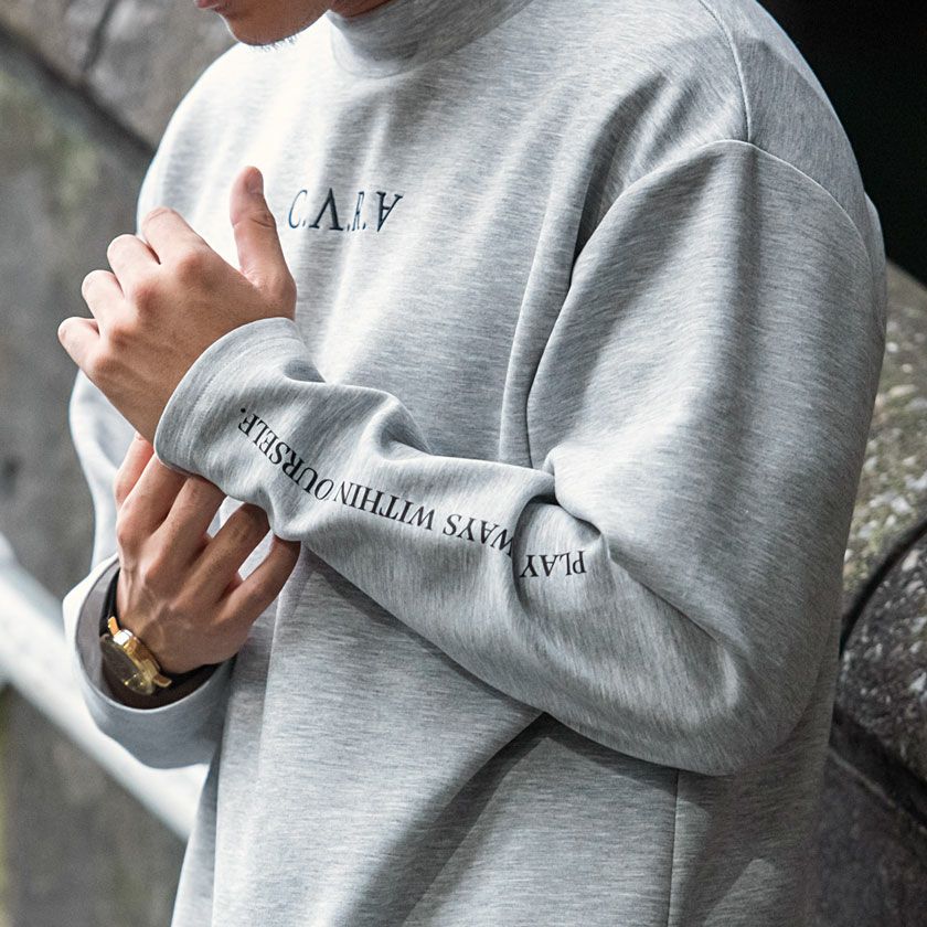 C.V.R.A(シーブイアールエー)別注ロゴ刺繍入りモックネックトレーナー