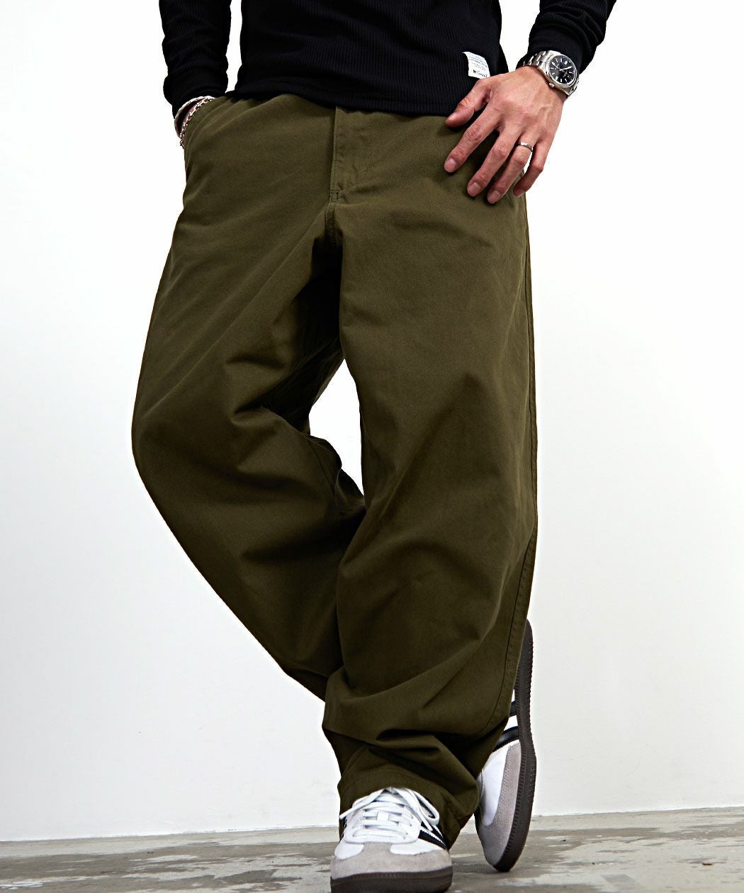 Hanes(ヘインズ)ワイドフィットノータックチノパンツ/全3色