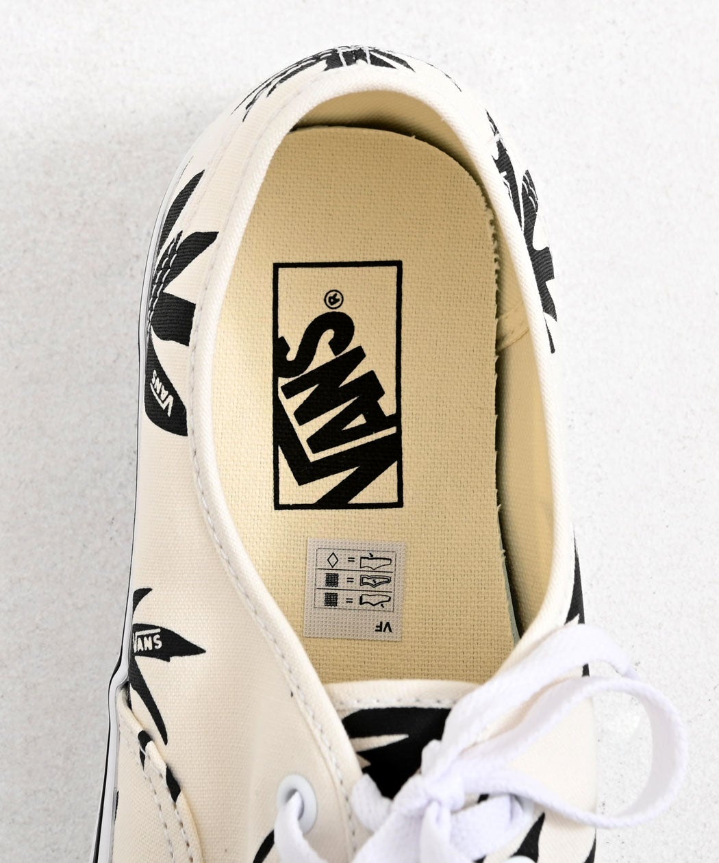 VANS【バンズ】Authentic Archive MARSHMALLOW/BLACK