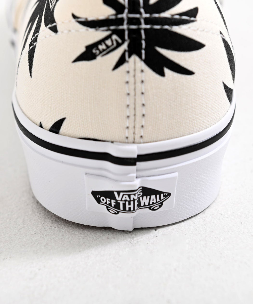VANS【バンズ】Authentic Archive MARSHMALLOW/BLACK
