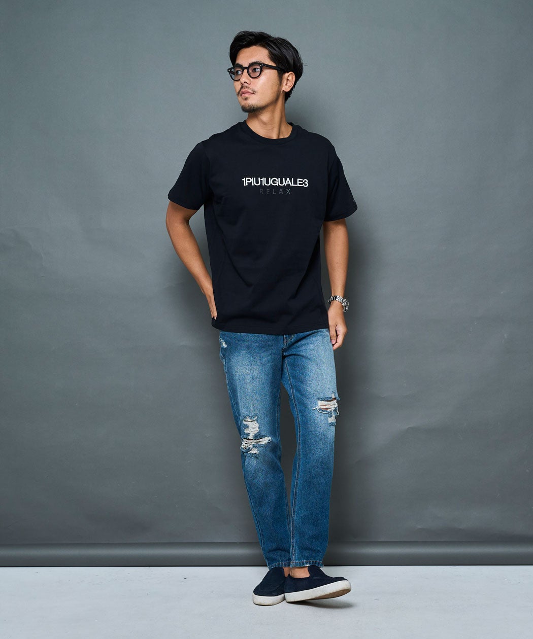 1PIU1UGUALE3(ウノ ピゥ ウノ ウグァーレ トレ)RELAX REVERSE PRINT T