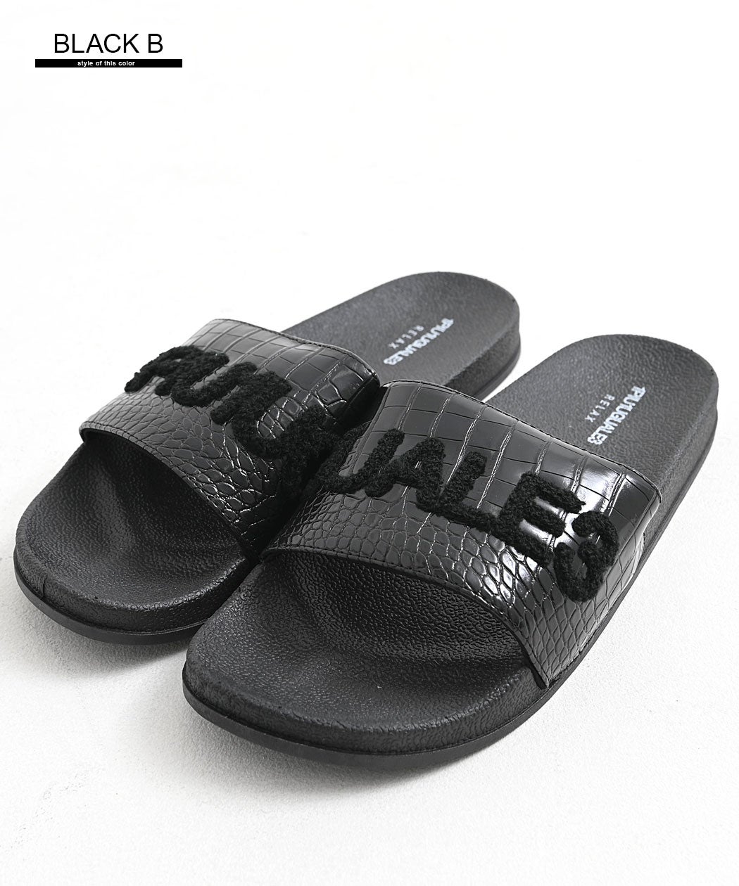 1PIU1UGUALE3(ウノ ピゥ ウノ ウグァーレ トレ)BLACK SANDALS