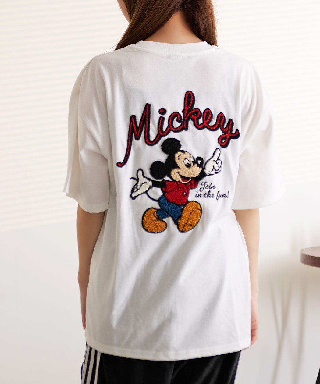 DISNEY(ディズニー)バックサガラ半袖Tシャツ