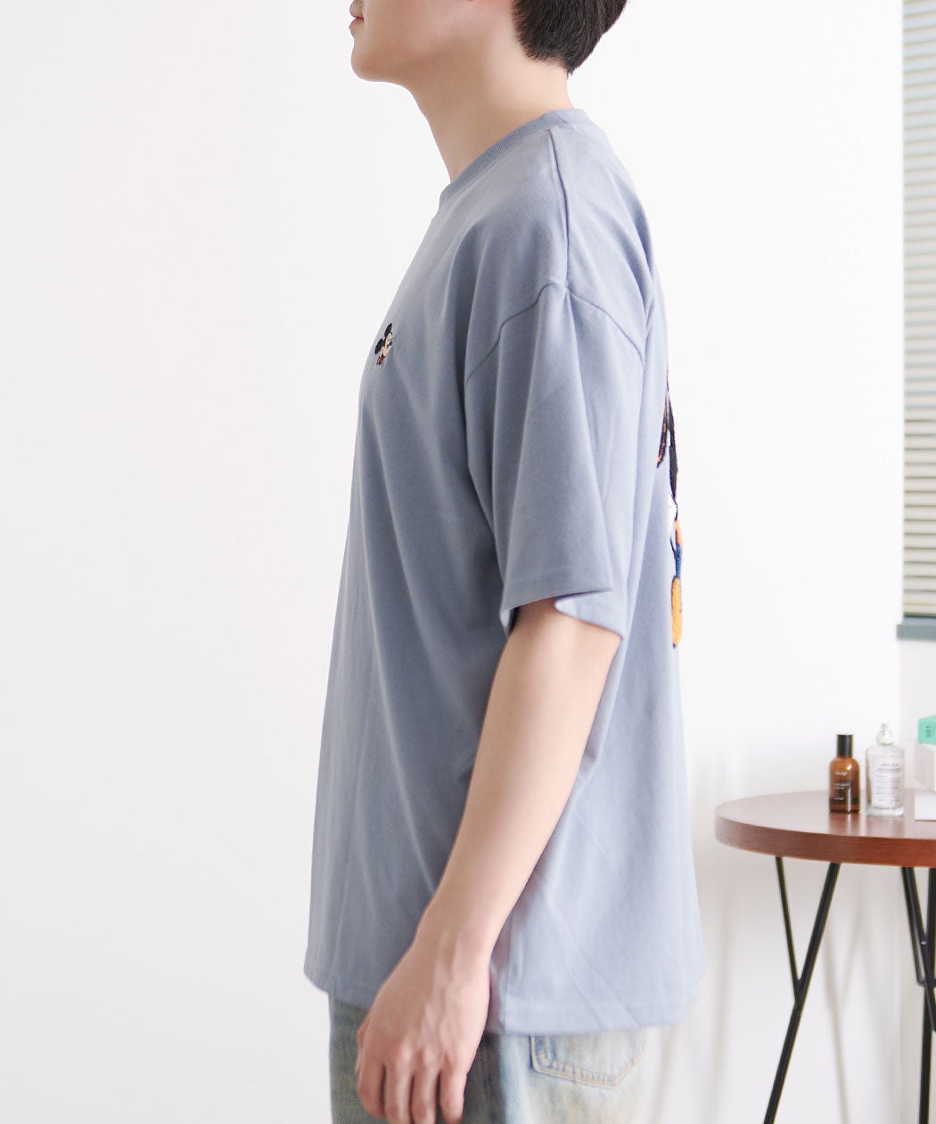 DISNEY(ディズニー)バックサガラ半袖Tシャツ