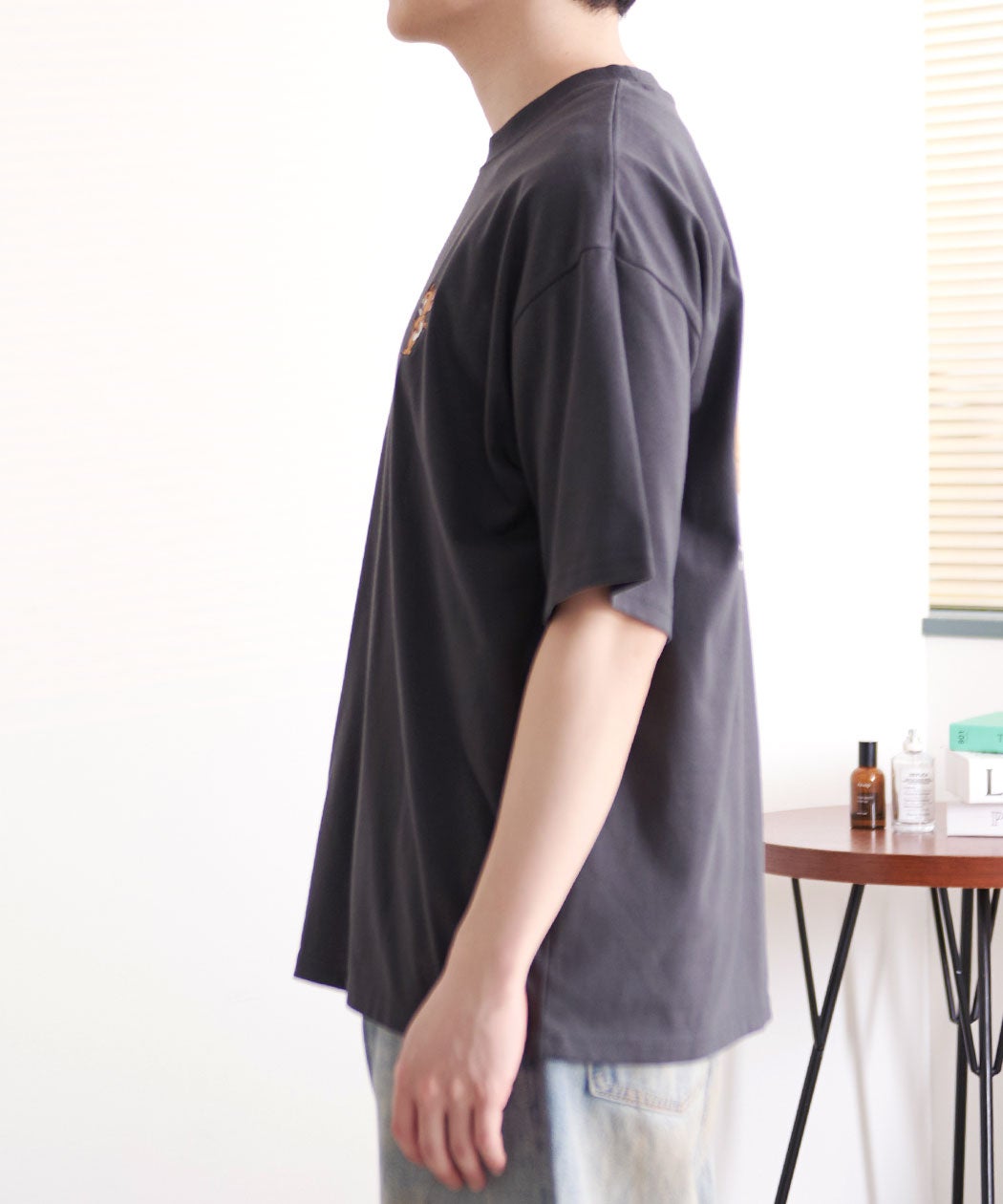 TOM&JERRY(トム&ジェリー)うずくまりサガラ半袖Tシャツ