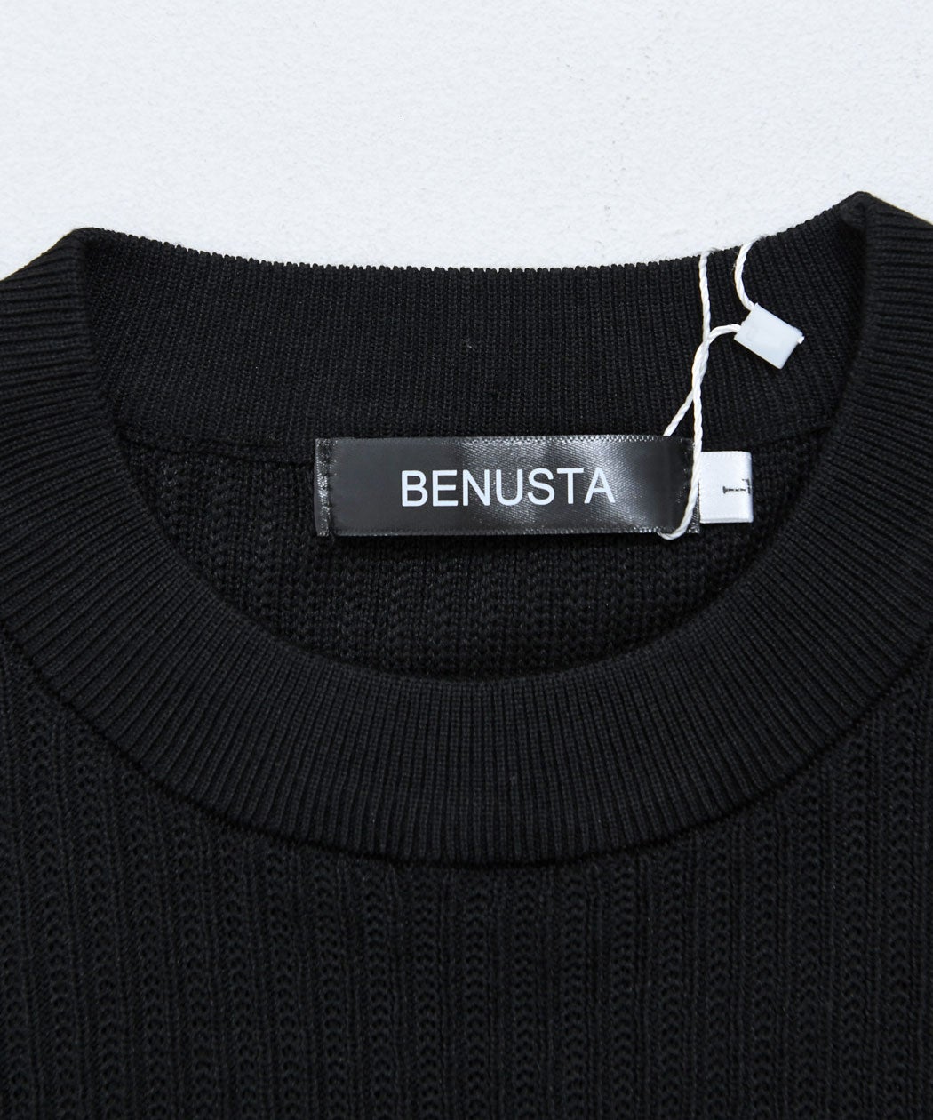 BENUSTA(ベヌスタ)クルーネック半袖サマーニット