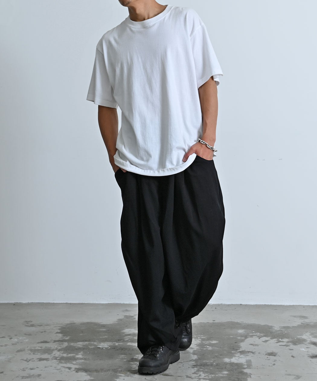 BENUSTA(ベヌスタ)ハトメストレッチワイドパンツ