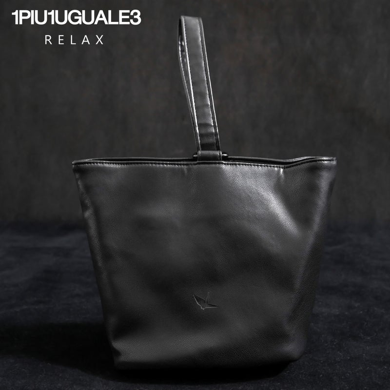 1PIU1UGUALE3 RELAX(ウノピゥウノウグァーレトレ リラックス)PU LEATHER MINIMALIST KINCHAKU/全1色